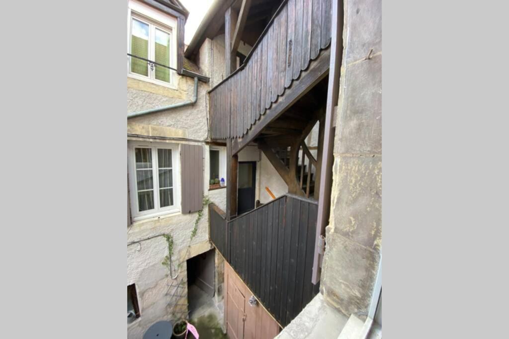 느베르 Le Puits Du Bourg 아파트 외부 사진